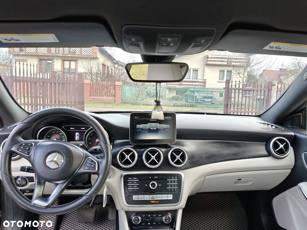 Mercedes-Benz CLA 250 7G-DCT Peak Edition - 14