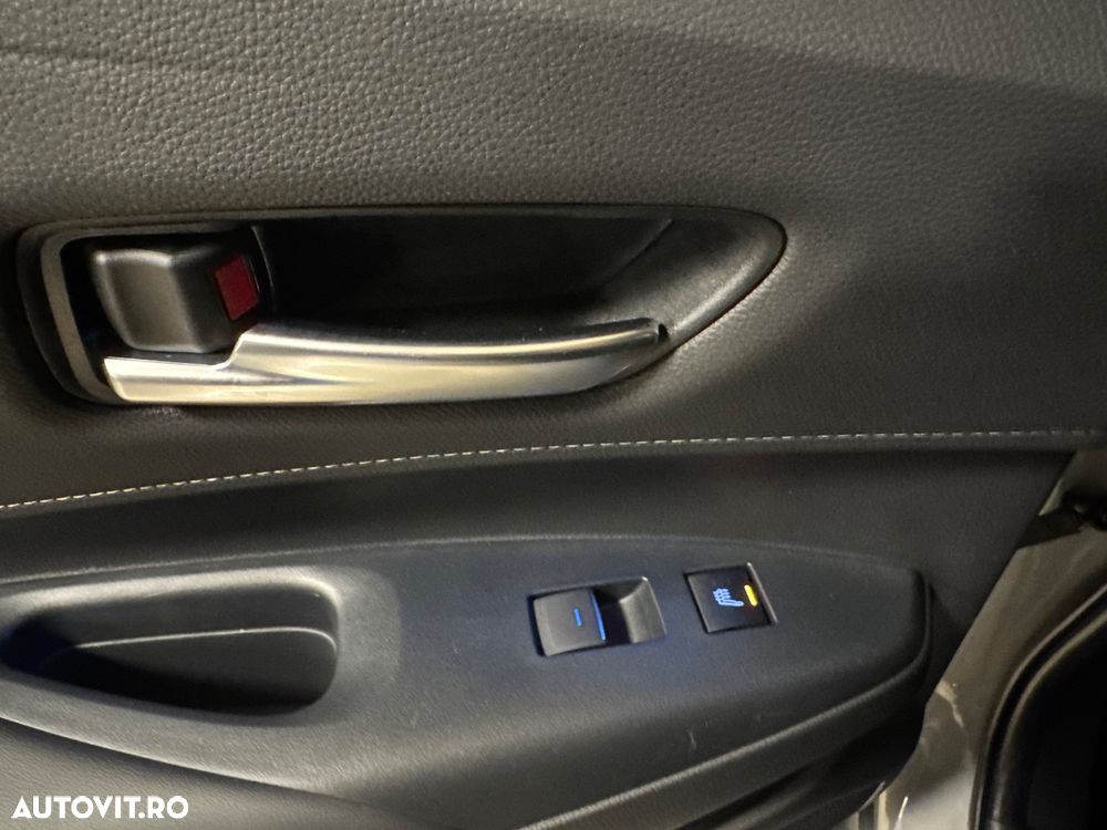 Toyota Corolla 2.0 HSD Exclusive Plus GR Sport Bi-Tone - 32