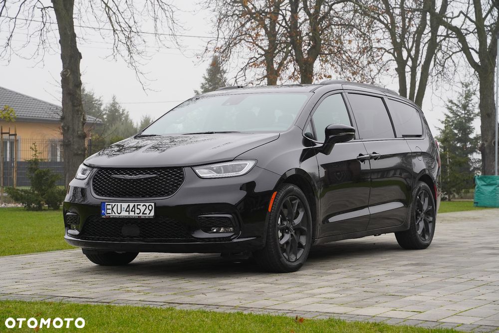 Chrysler Pacifica - 16