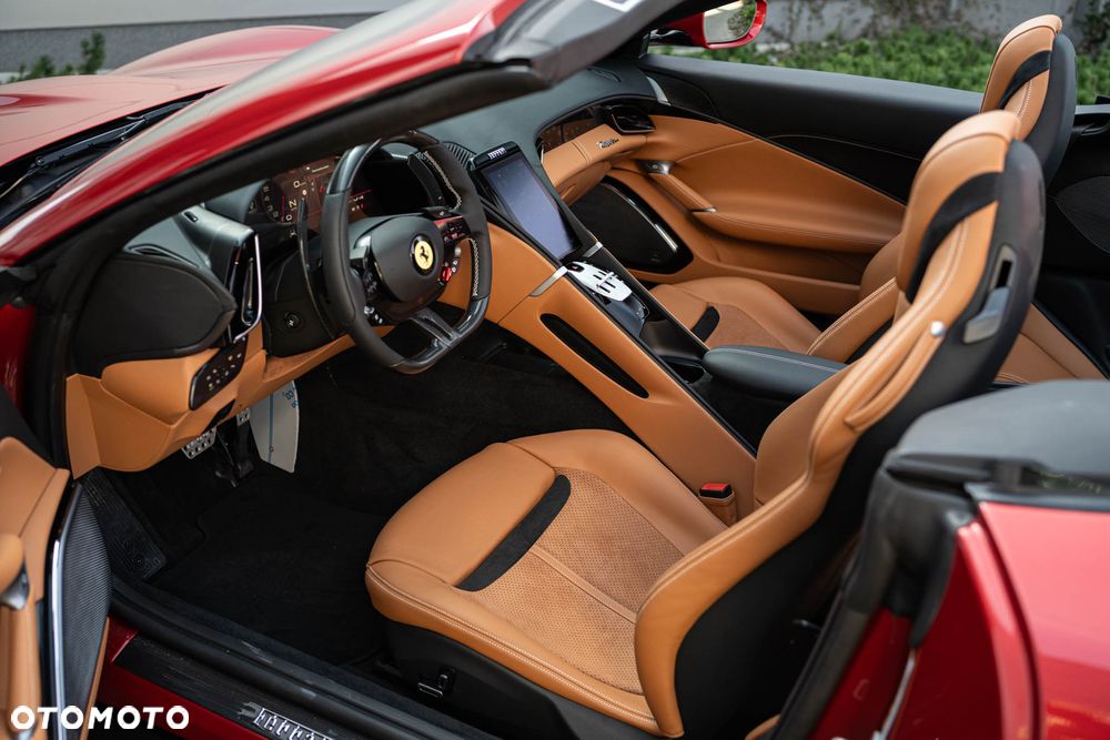 Ferrari Roma Spider - 22
