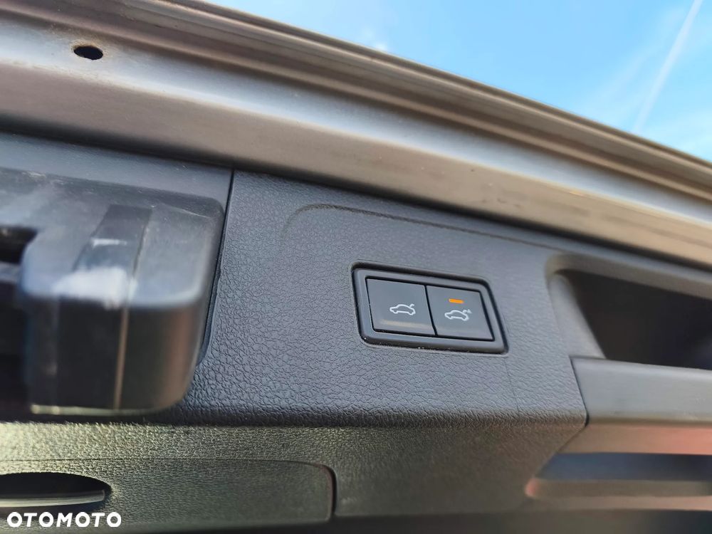 Volkswagen Passat - 13