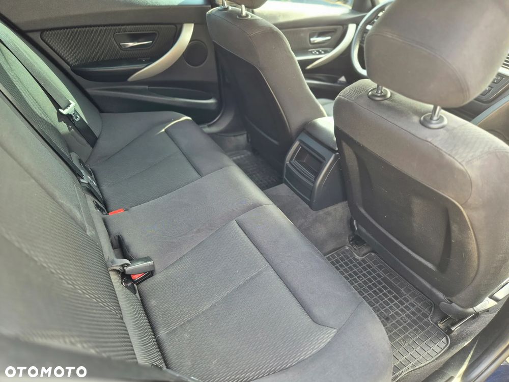 BMW Seria 3 328i - 18