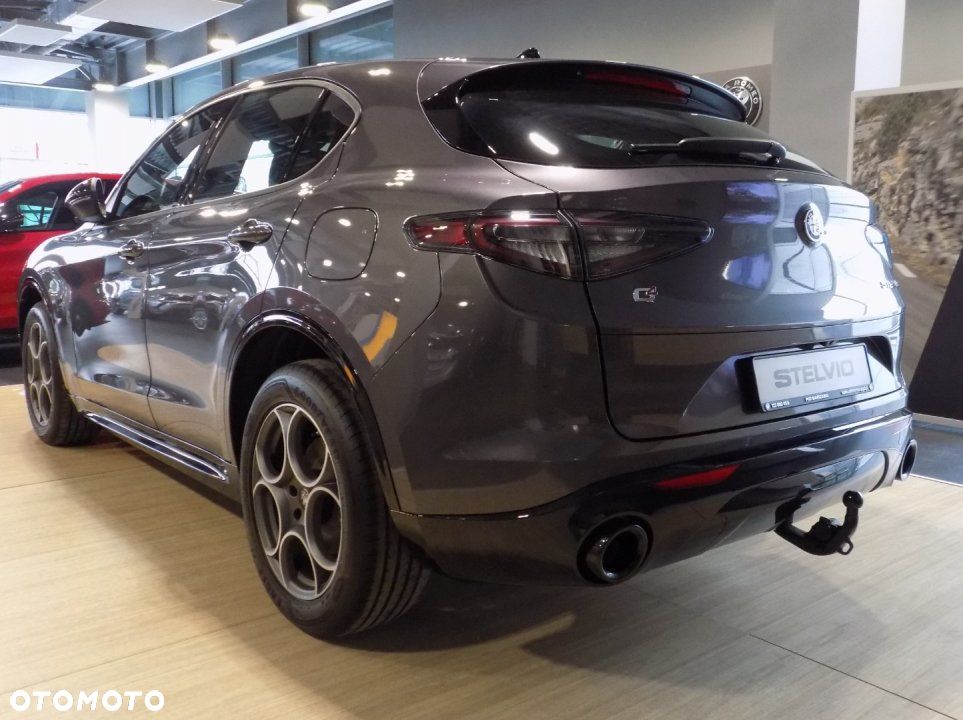 Alfa Romeo Stelvio - 4