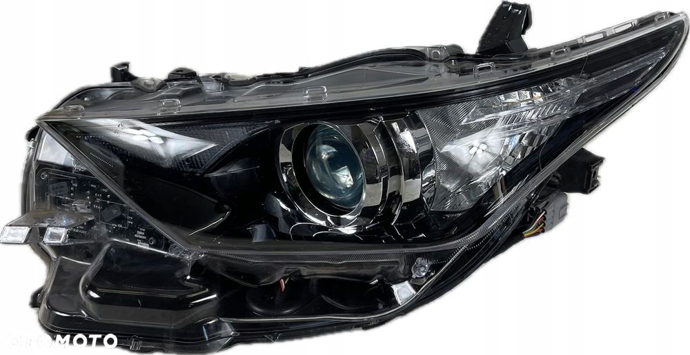 TOYOTA AURIS II 2 LIFT 2015 - LAMPA LEWA PRZÓD 81170-02K30 23.02.2020 - 2