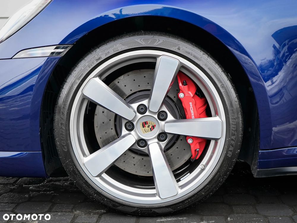 Porsche 911 Turbo - 10