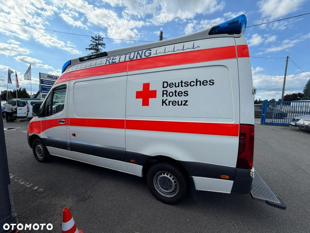 Mercedes-Benz Sprinter - 14