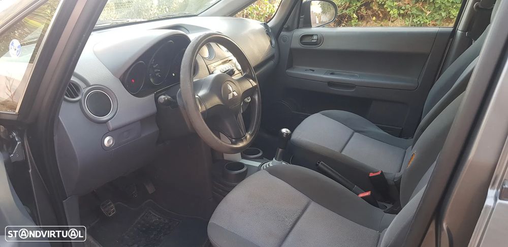 Mitsubishi Colt 1.1 Invite - 4