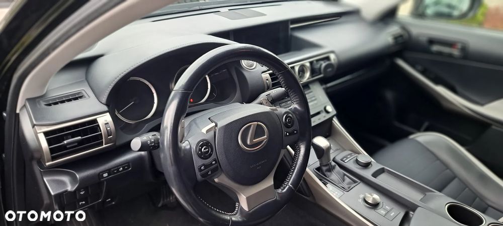 Lexus IS 200t Elegance - 8
