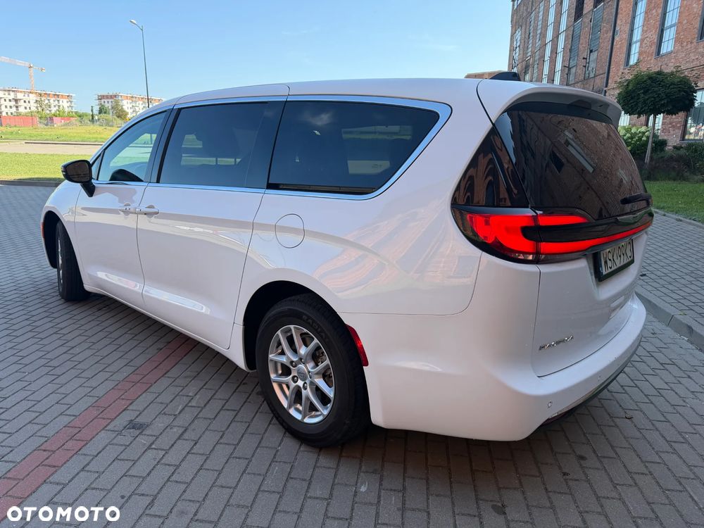 Chrysler Pacifica - 12