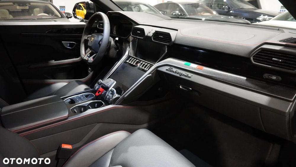 Lamborghini Urus - 8