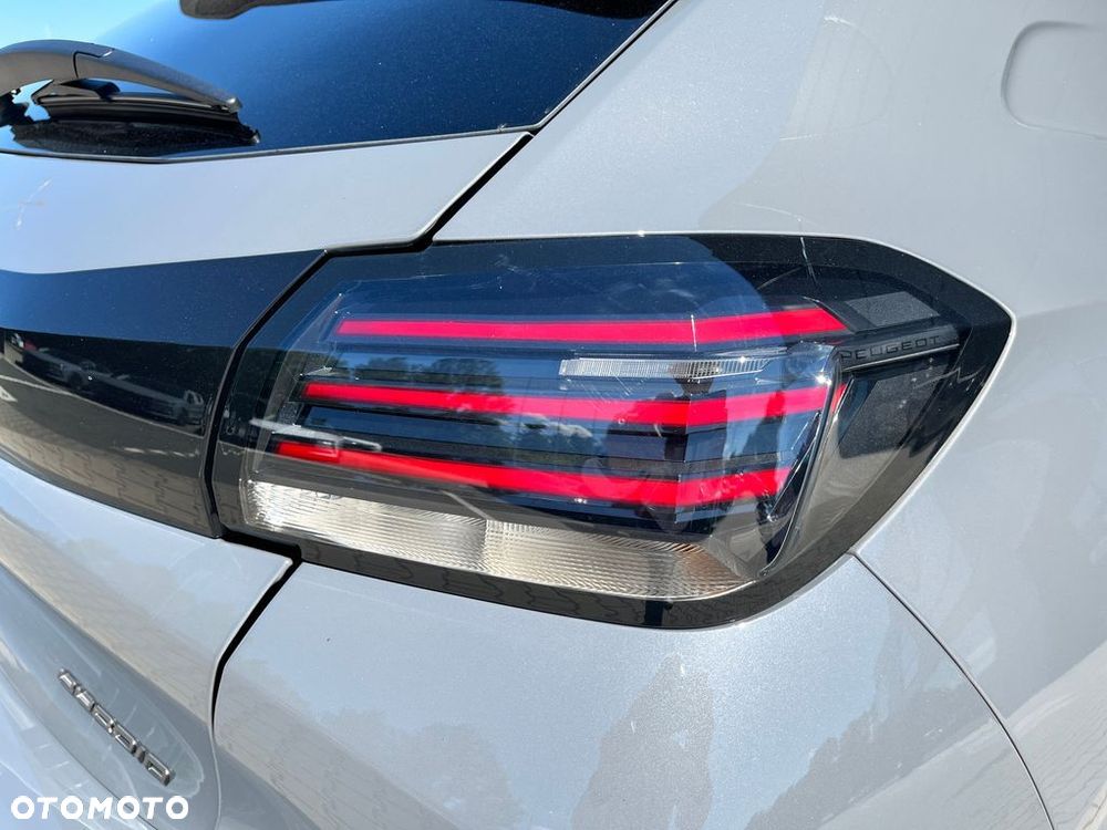 Peugeot 208 - 13