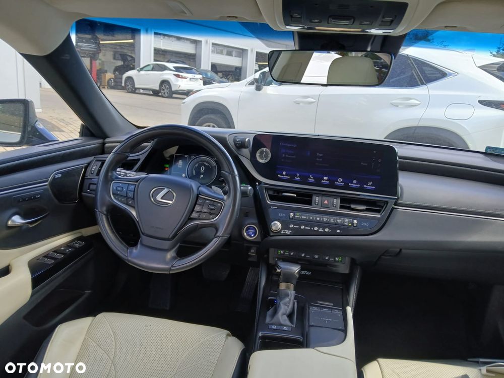 Lexus ES 300h Prestige - 9