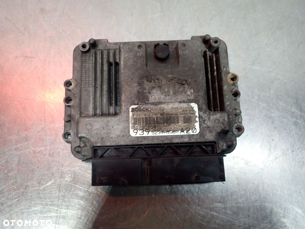 KOMPUTER SILNIKA ALFA ROMEO 159 51795850 - 2