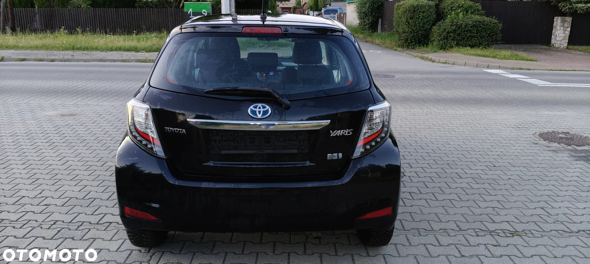 Toyota Yaris Hybrid 100 Dynamic - 6