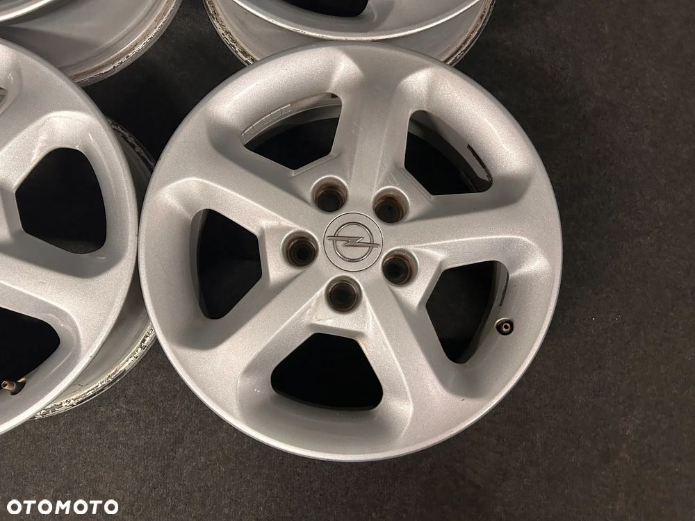 Alufelgi Opel Zafira A, Astra H, Meriva B 16 cali 5x110 4szt. - 17
