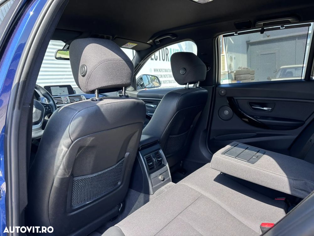 BMW Seria 3 320i Aut. Advantage - 28