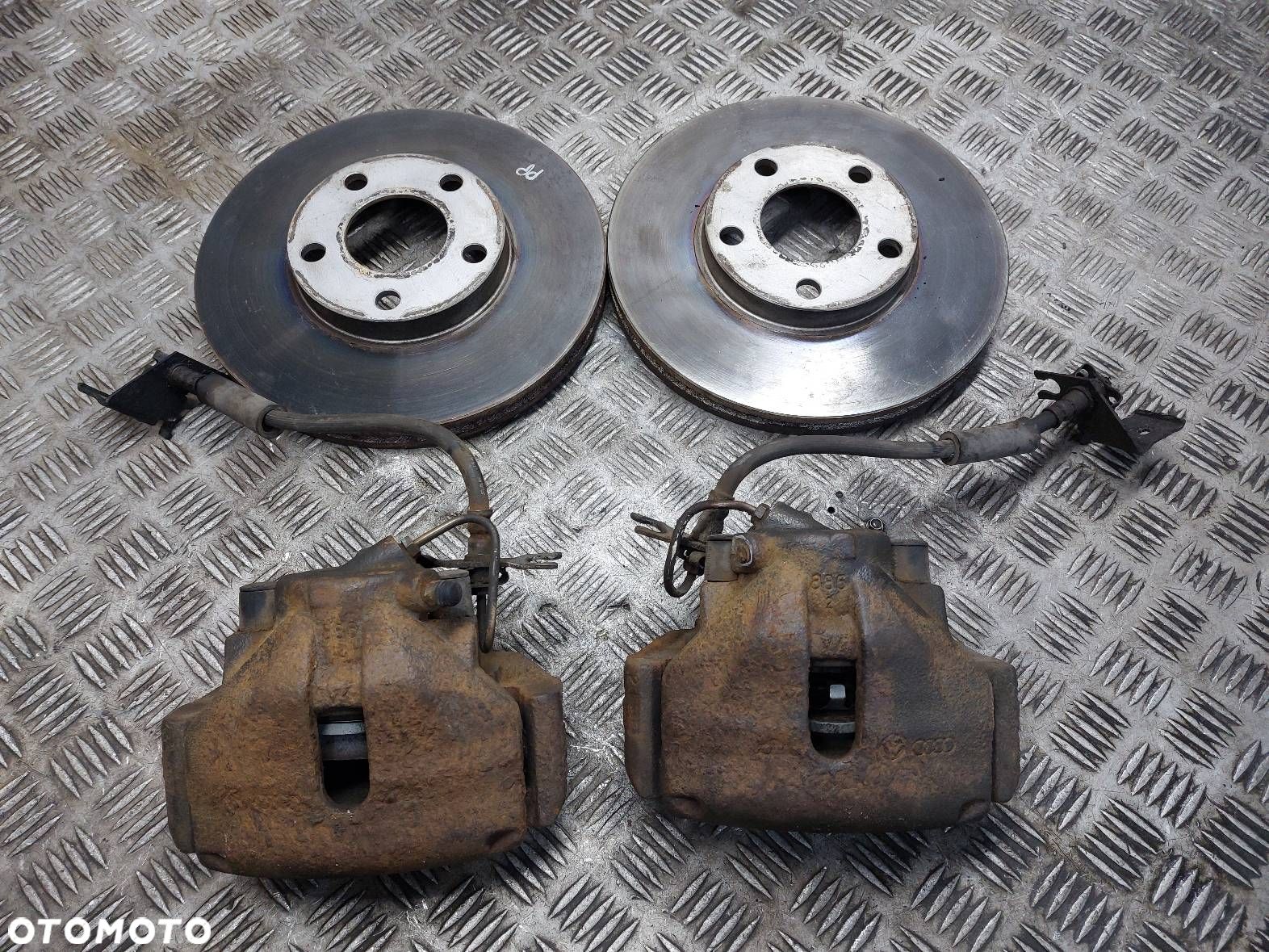 TARCZE HAMULCOWE PRZÓD + KLOCKI + ZACISKI VOLKSWAGEN PASSAT B5 1.9 TDI - 1