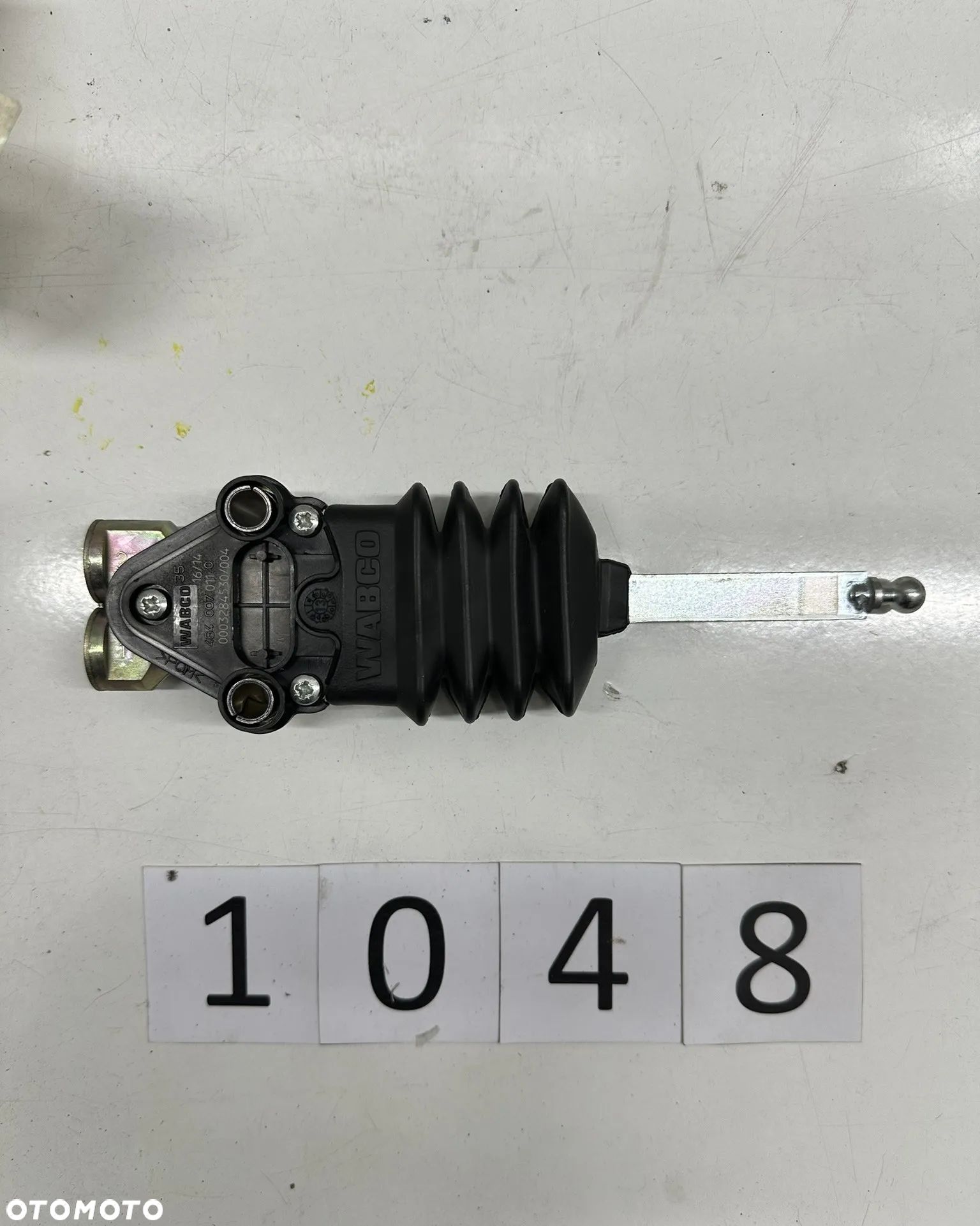 Zawór poziomujący kabiny Mercedes Actros A 0003284530, 4640070110 - 1