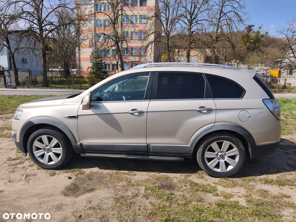 Chevrolet Captiva 2.2 D LTZ - 6