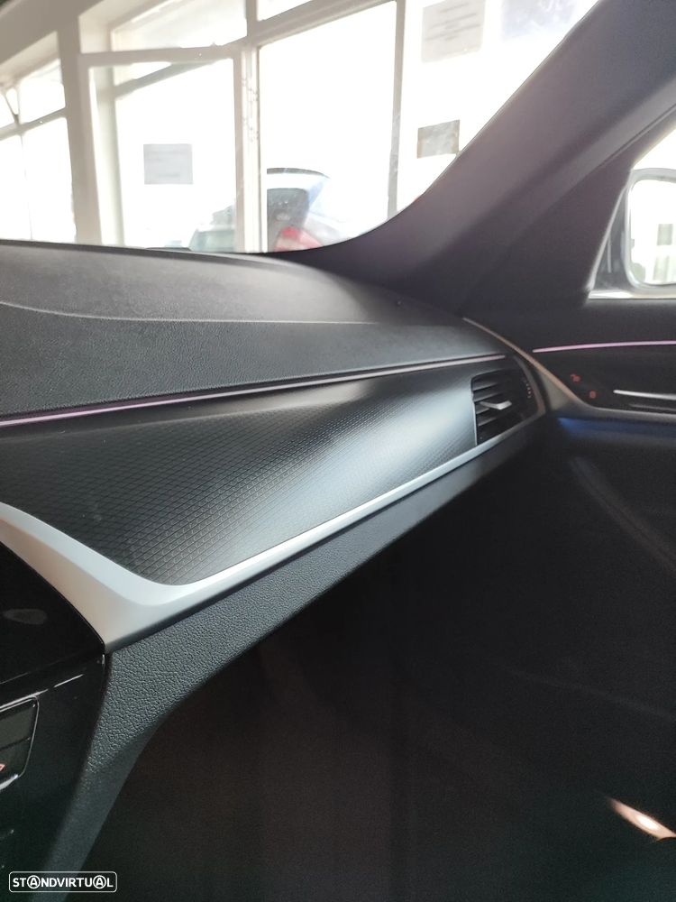 BMW 530 e Pack M - 34