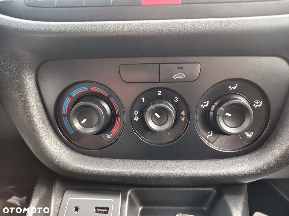 Fiat DOBLO - 17
