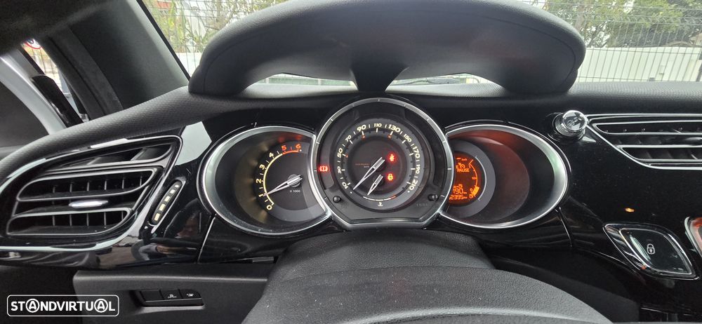 Citroën DS3 1.6 HDi Airdream So Chic - 17