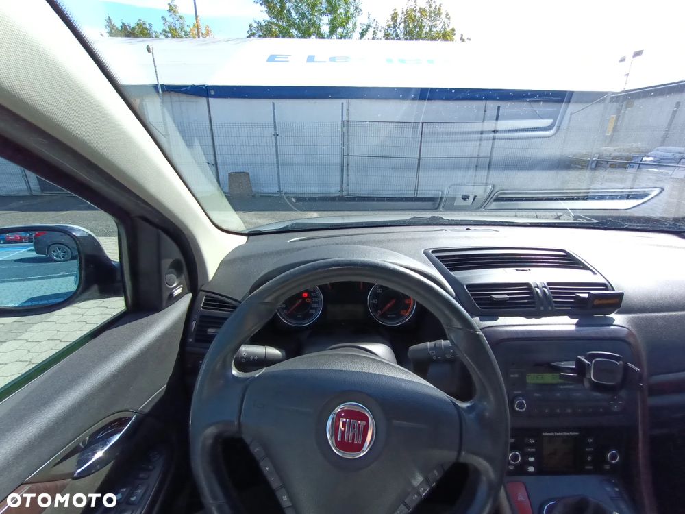 Fiat Croma 1.9 JTD Emotion - 19