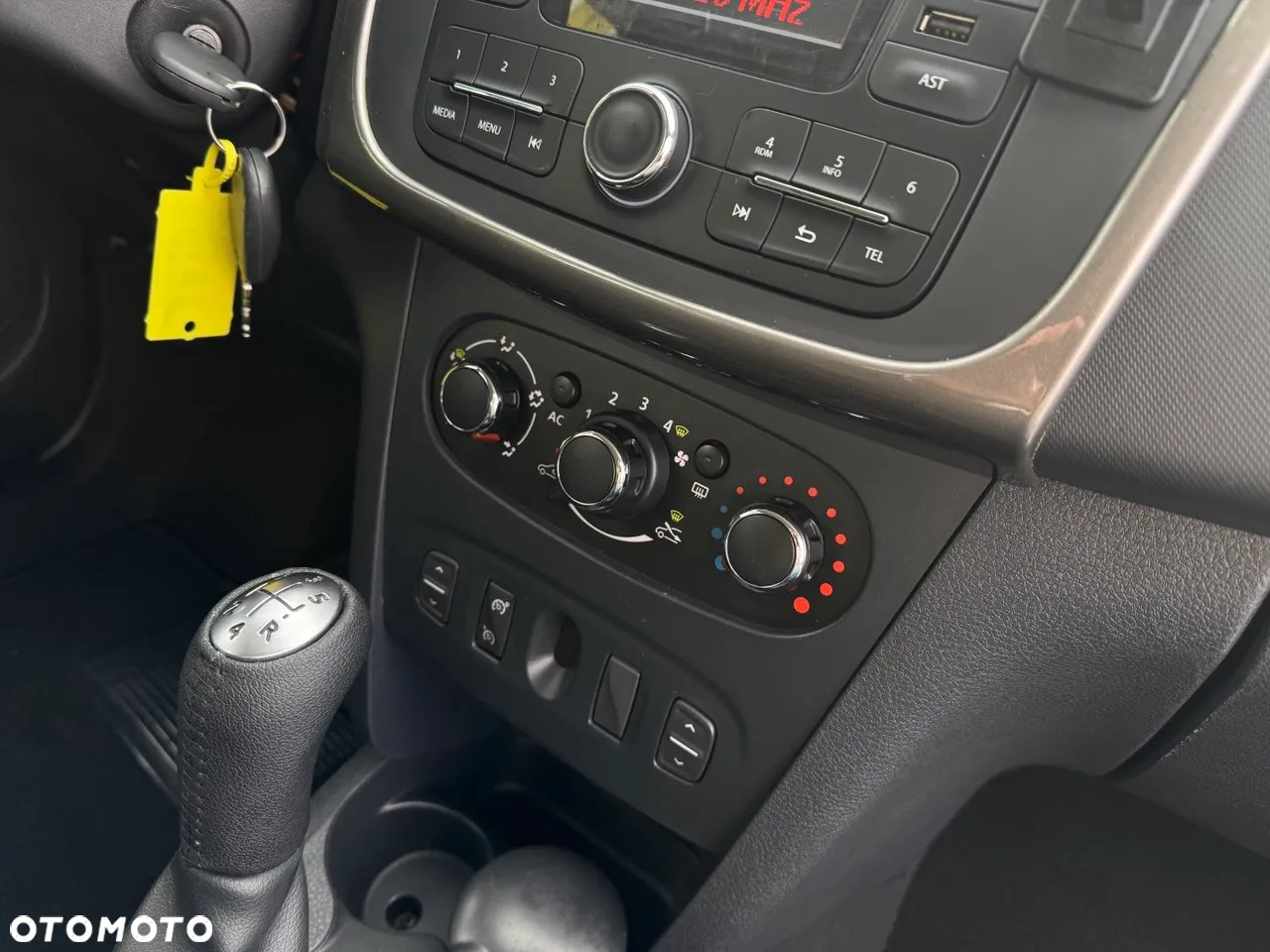 Dacia Logan MCV 1.2 16V 75 Ambiance - 29