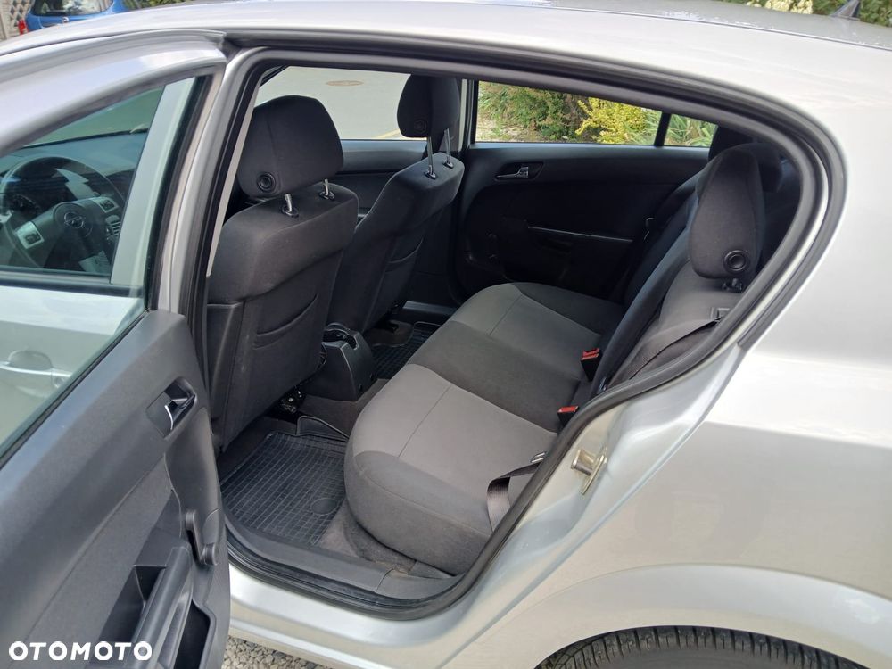 Opel Astra 1.6 - 11
