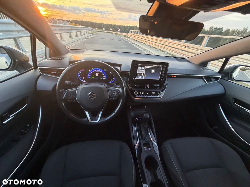 Suzuki Swace 1.8 Hybrid Premium Plus CVT - 29