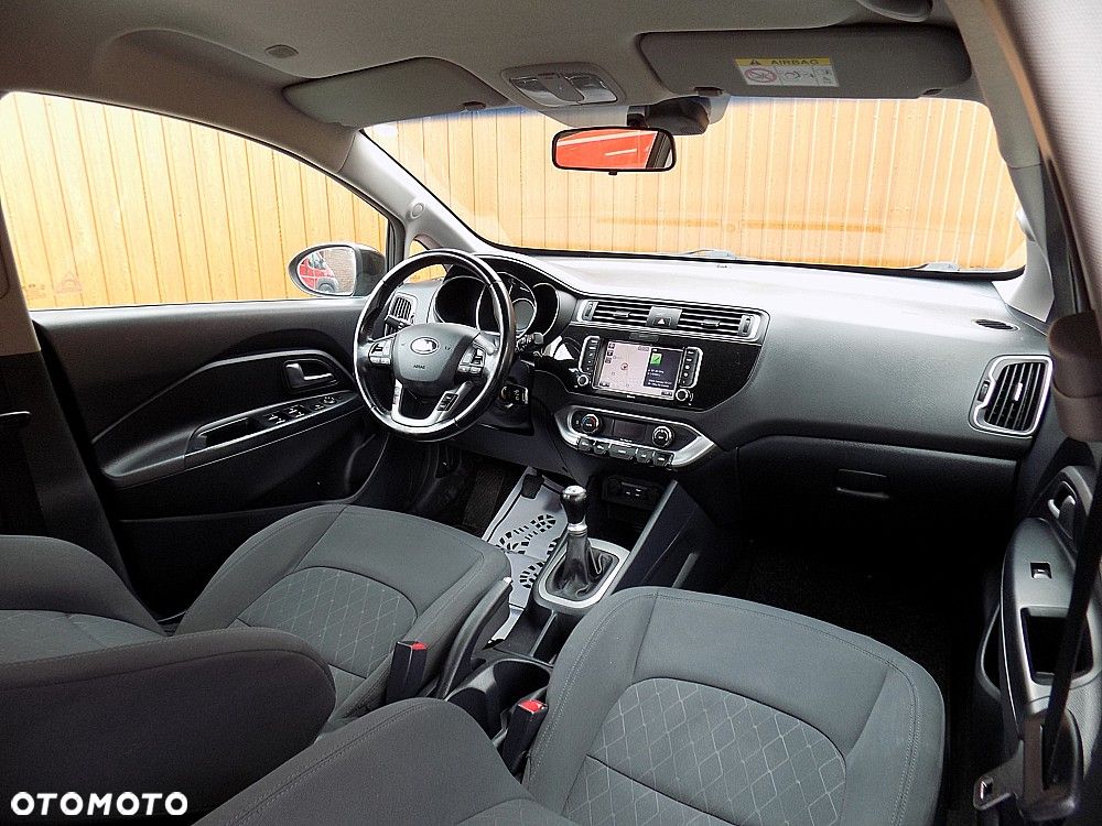 Kia Rio 1.2 Dream Team Edition - 16