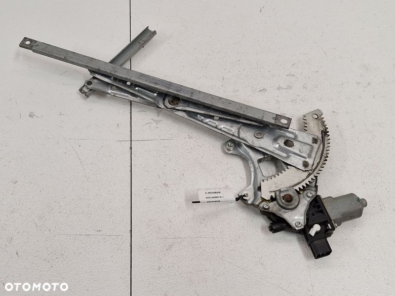 OUTLANDER 3 III MECHANIZM PODNOŚNIK SZYBY DRZWI PRAWY TYŁ TYLNY SILNICZEK - 6