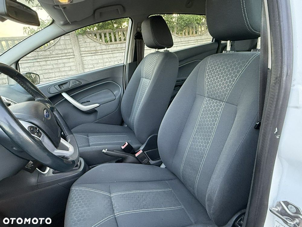 Ford Fiesta - 8