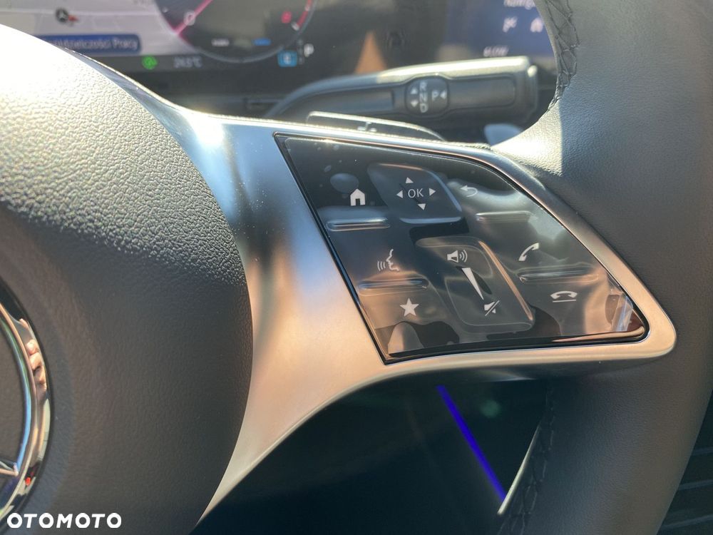 Mercedes-Benz GLA - 13