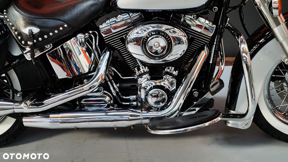 Harley-Davidson Softail Heritage Classic - 40