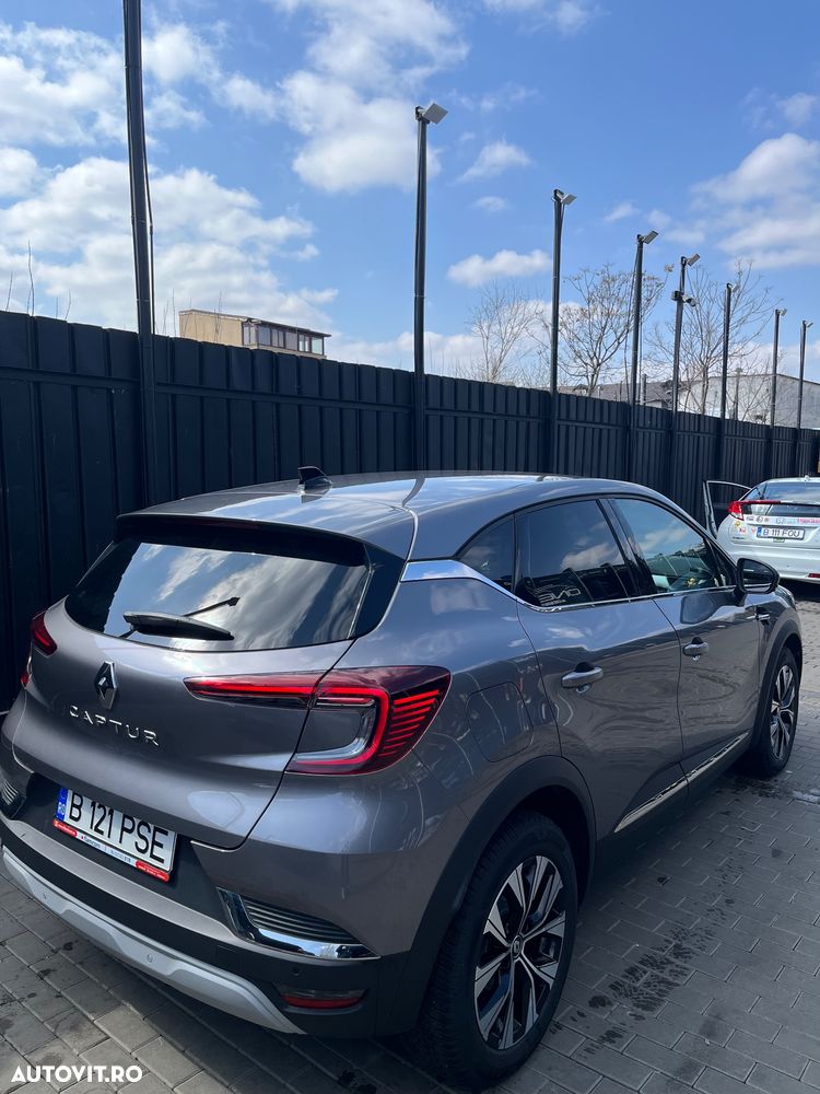 Renault Captur 140 EDC MHEV Techno - 3