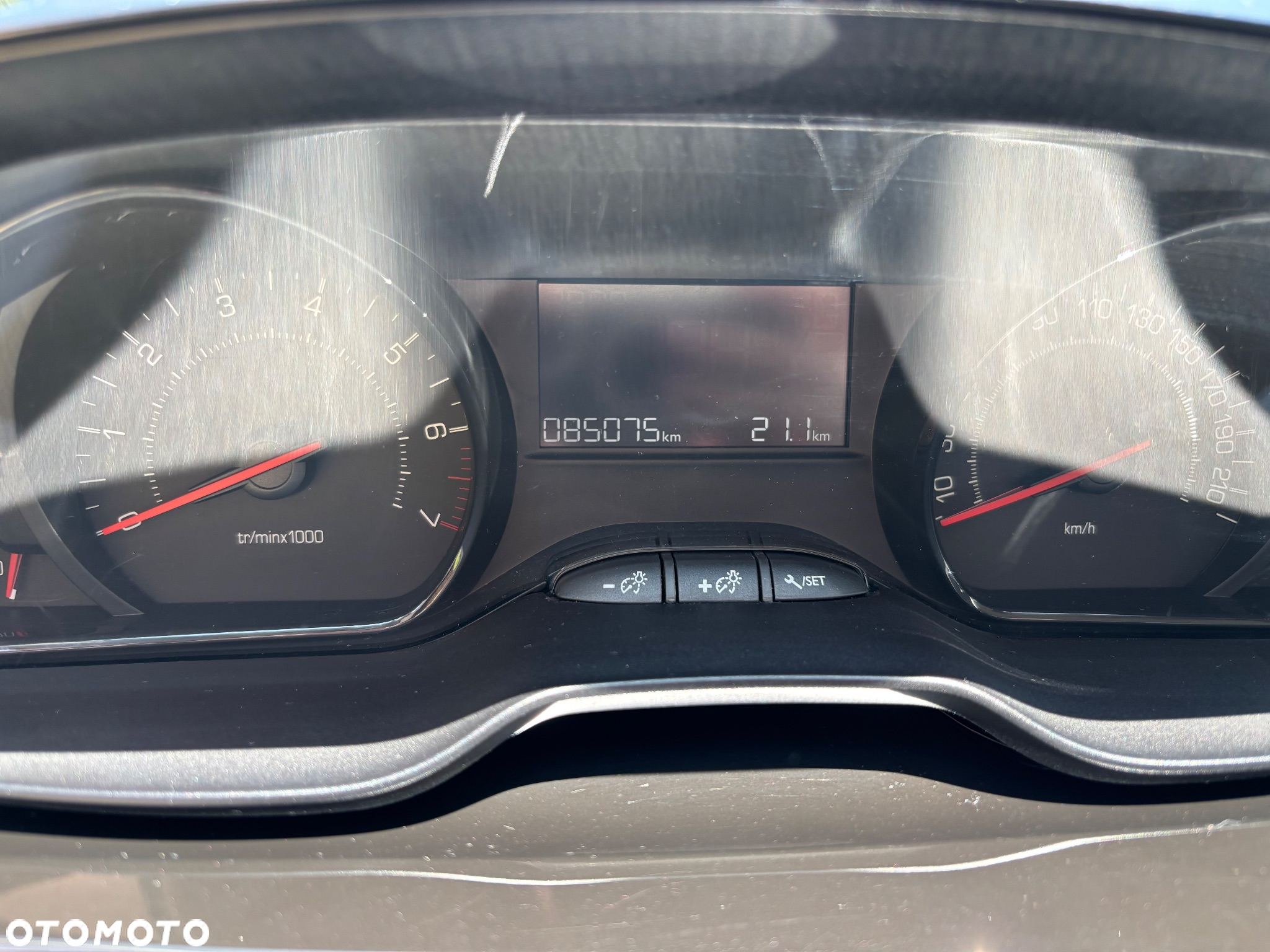 Peugeot 208 - 4