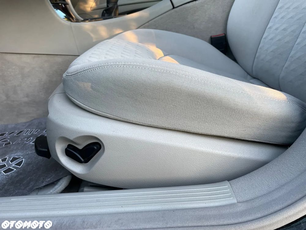 Mercedes-Benz Klasa E 220 CDI Automatik Classic - 23