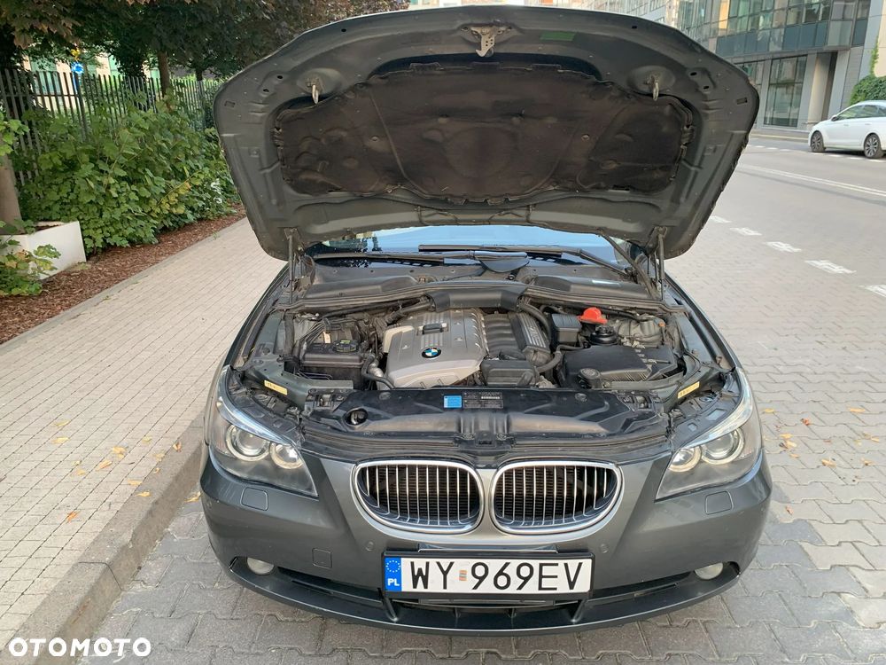 BMW Seria 5 530xi Touring - 32