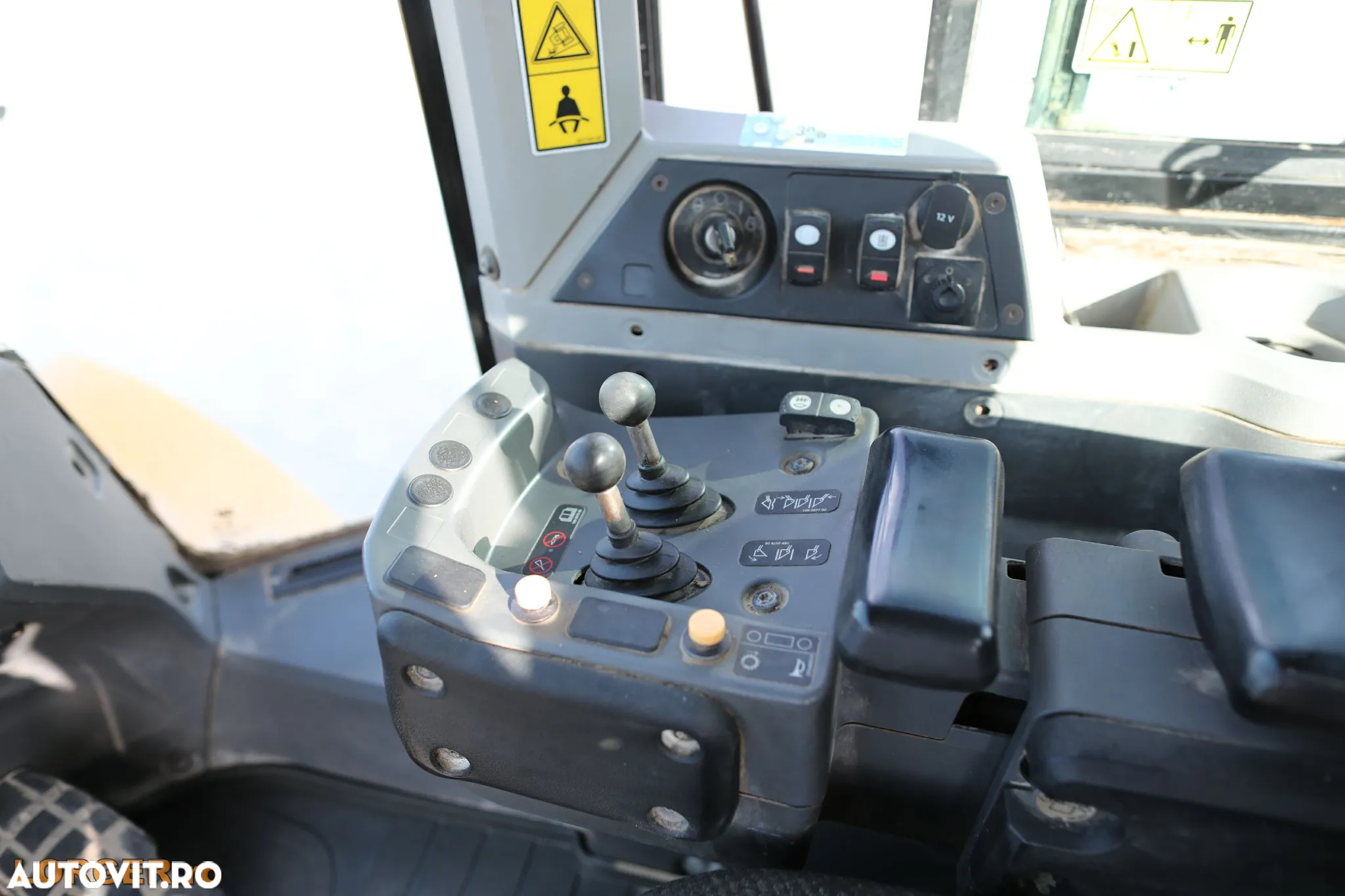 Caterpillar 966K - 10