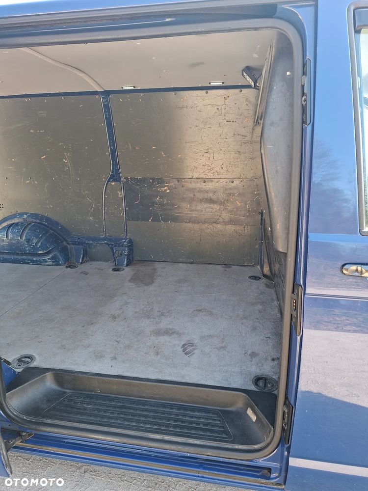 Volkswagen Transporter T5 - 5