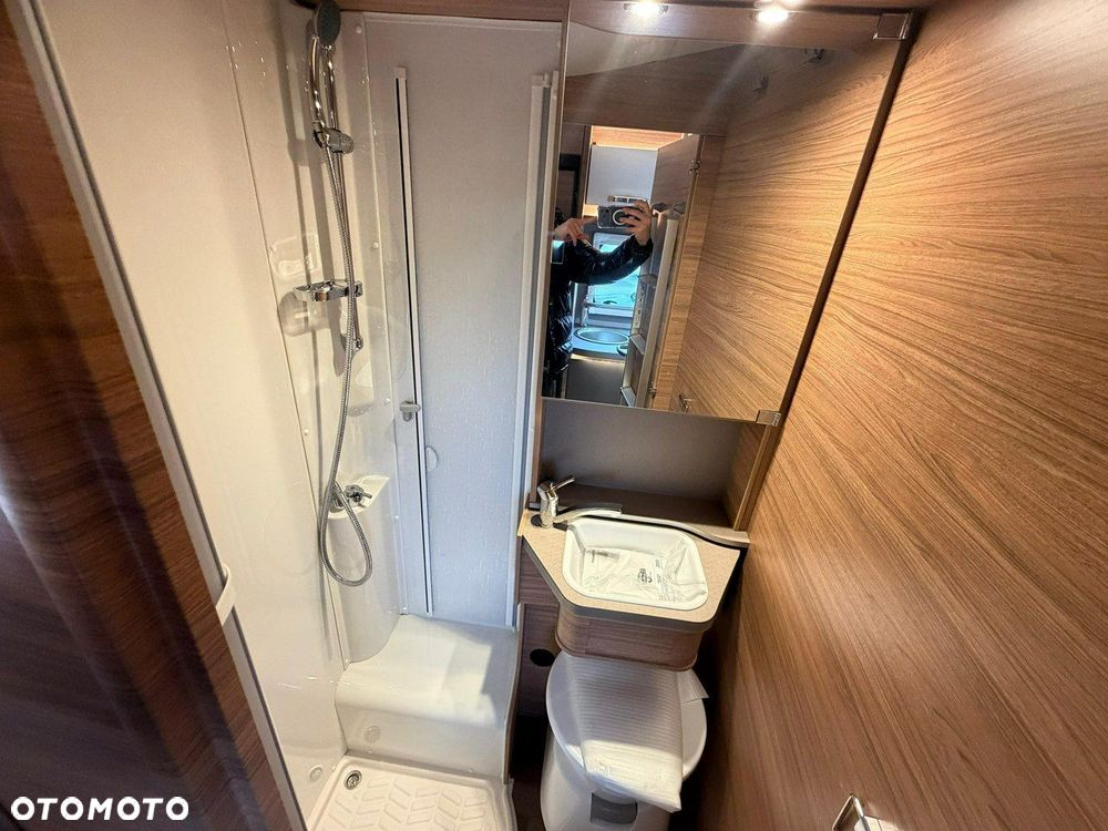 Weinsberg CaraCompact Suite MB 640 MEG - 20