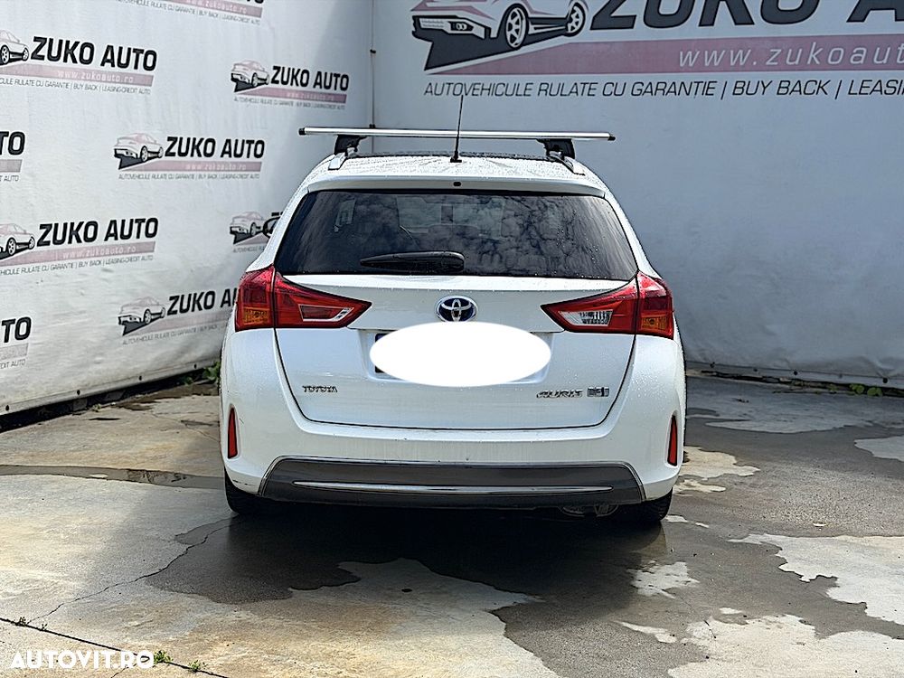 Toyota Auris 1.8 L VVT-i Luna - 5