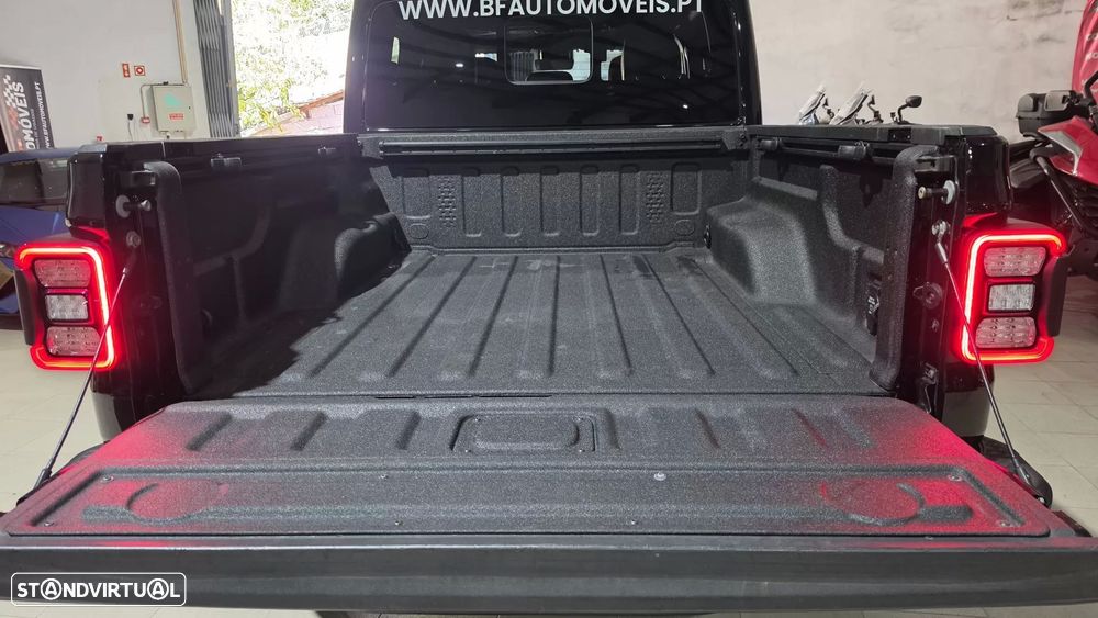 Jeep Gladiator 3.0V6 MultiJet AWD Auto Overland - 14