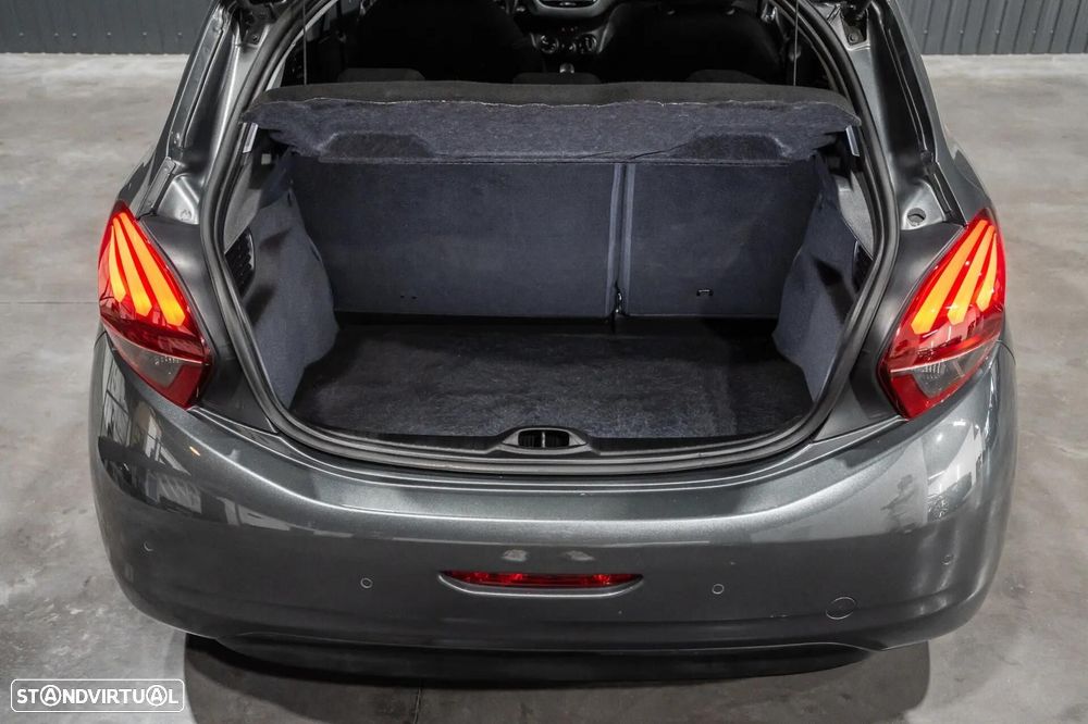 Peugeot 208 - 48