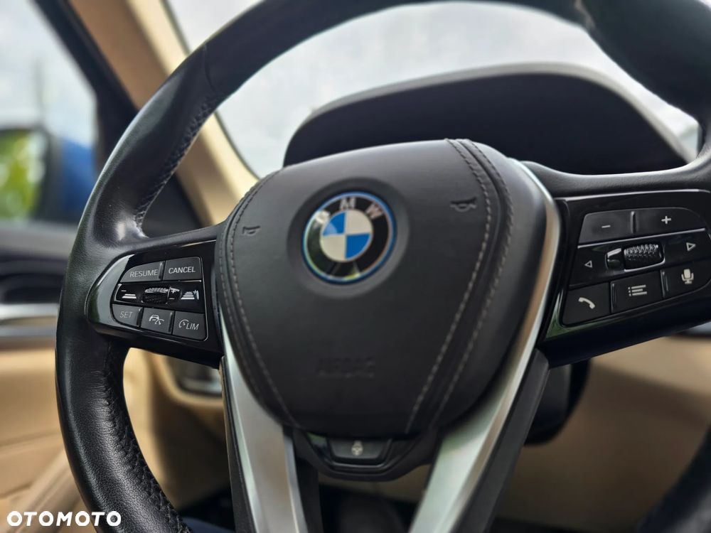 BMW Seria 5 530e Luxury Line - 38