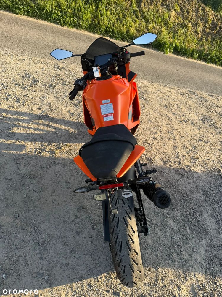 KTM RC 125 - 8
