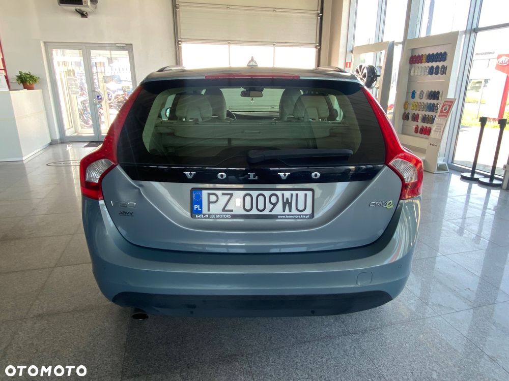 Volvo V60 D2 Momentum - 4