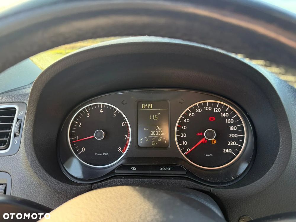 Volkswagen Polo 1.4 16V Highline - 12