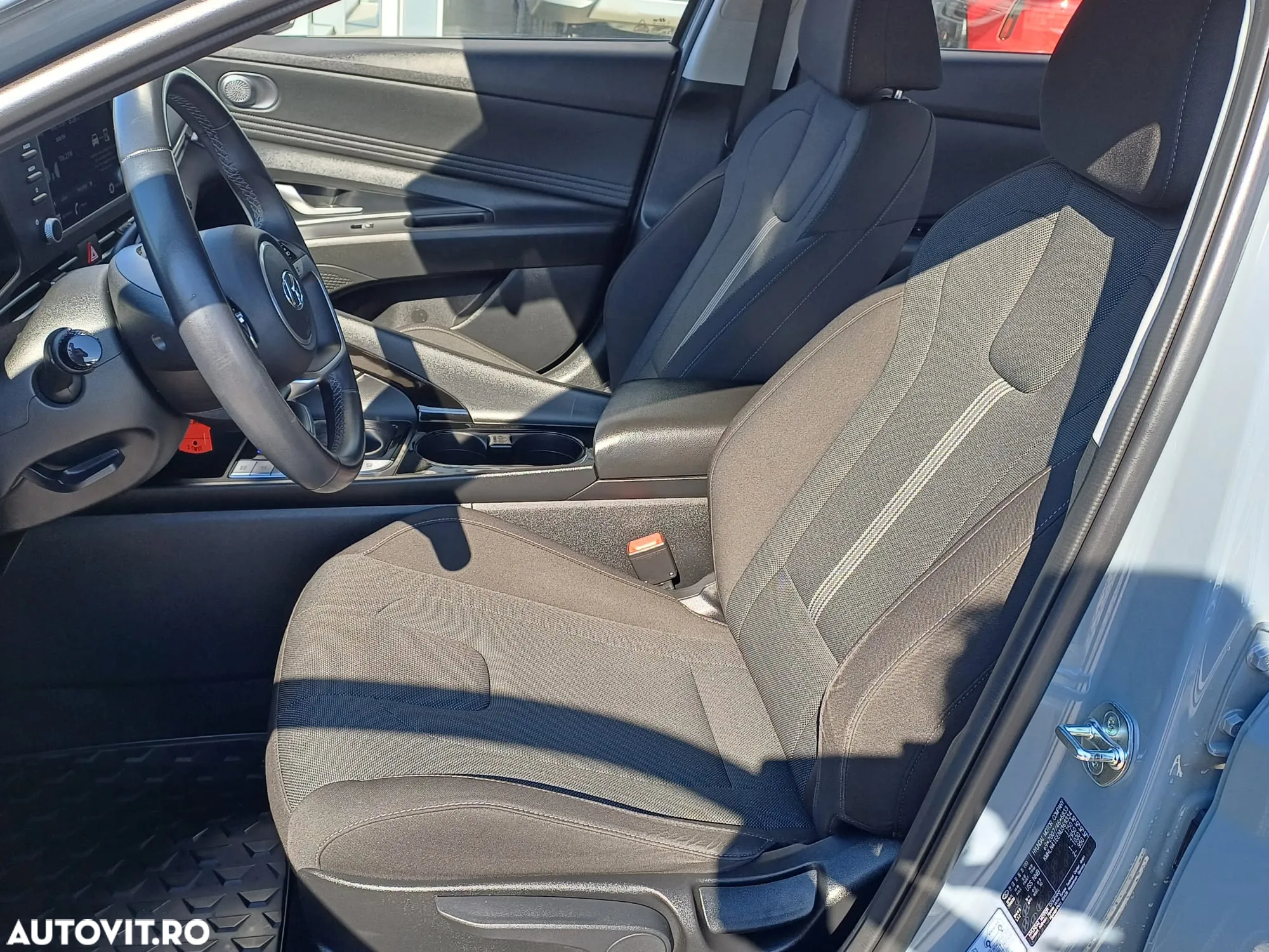 Hyundai Elantra 1.6 l 123 CP CVT Comfort - 8